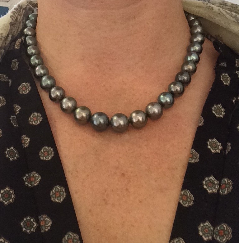 Where do black pearls come from? The Pearl Girls