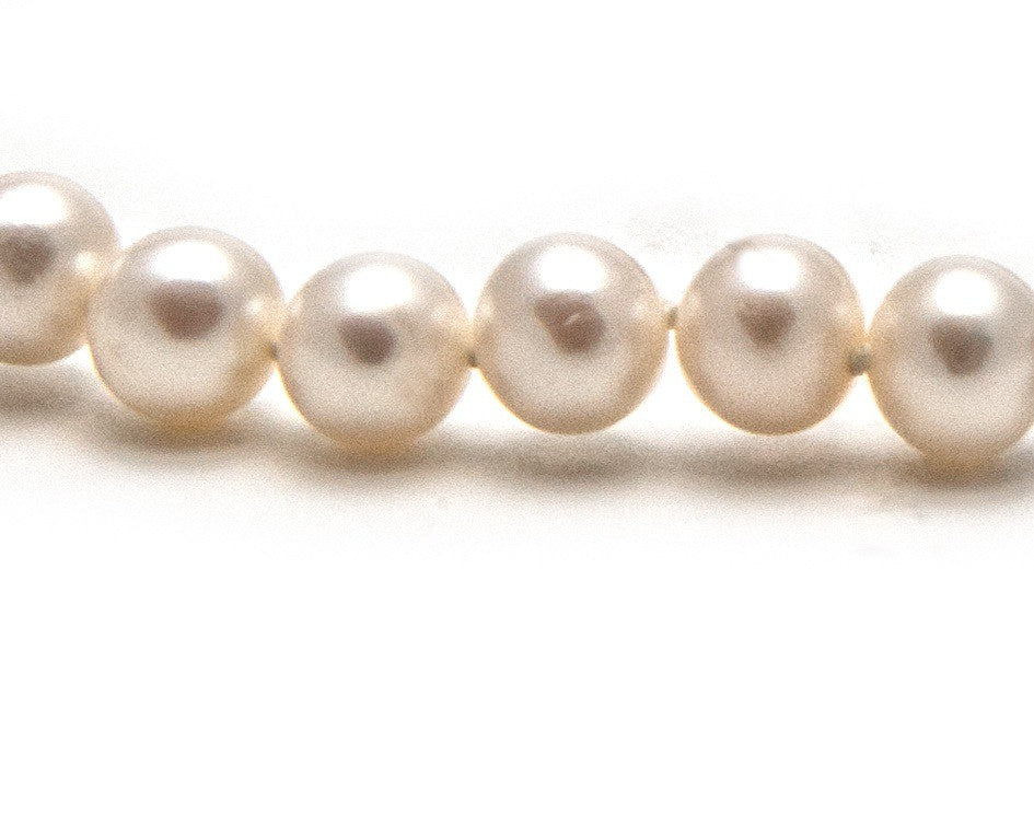 People Want to Know..What Makes Pearls Valuable?