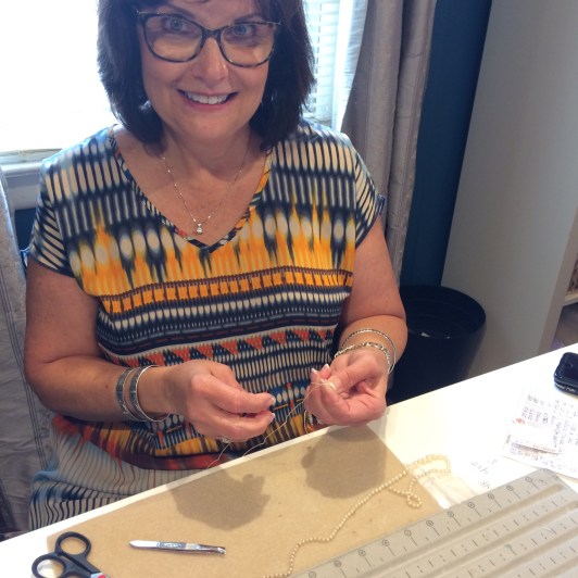 Learning to knot Tiny Pearls