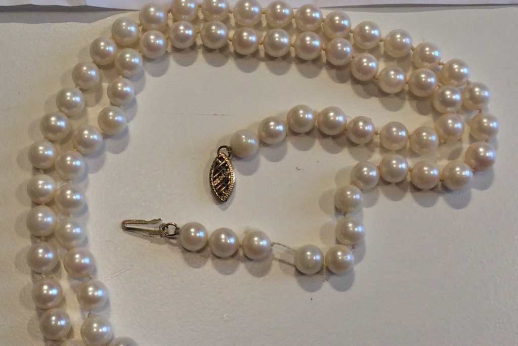 A Broken Honora Pearl Ankle Bracelet