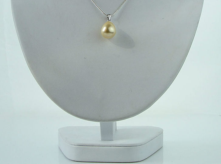 Look at this Fake Pearl