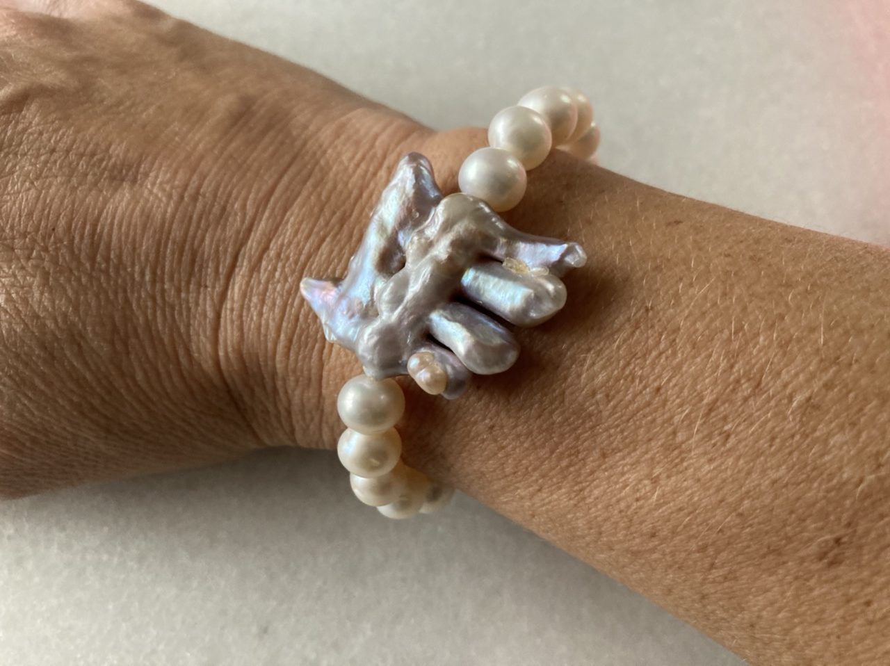Xs and Os Pearl Bracelet